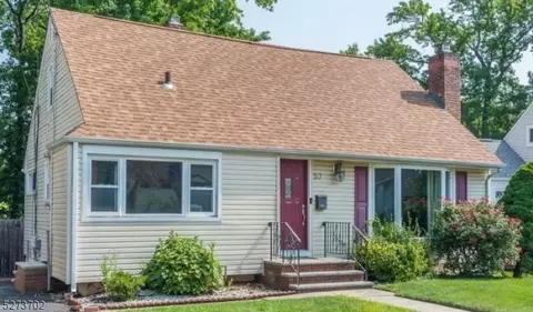 57 Independence Dr, Roselle, NJ 07203