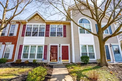 75 Gregory Ln, Franklin Park, NJ 08823
