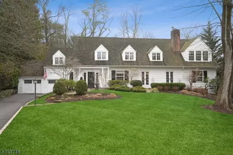 15 Brooklawn Dr, Millburn Twp, NJ 07078