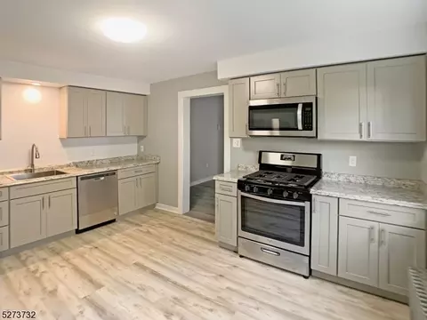 725 Sampson Ave, Phillipsburg, NJ 08865