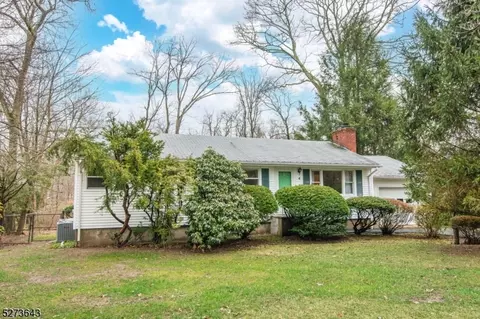 4 Horace Rd, Jefferson, NJ 07438
