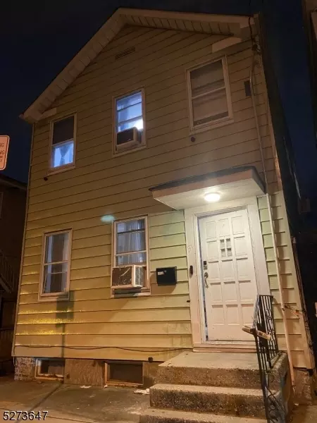 51 Mott St, Newark, NJ 07105