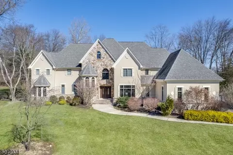 45 Sneider Rd, Warren, NJ 07059