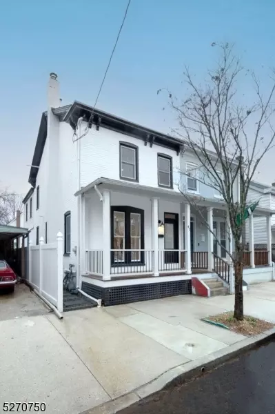 42 Buttonwood St, Lambertville, NJ 08530