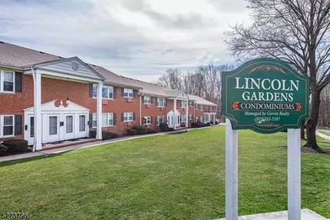 15 Lincoln Gdns, Lake Hiawatha, NJ 07034