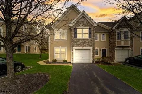 80 Spruce Ln, North Haledon, NJ 07508