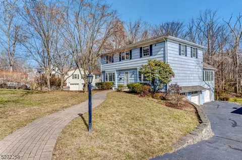 66 Ambar Pl, Bernardsville, NJ 07924