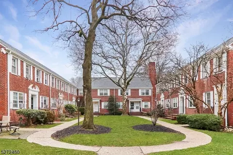 53 Meadowbrook Pl # A, Maplewood, NJ 07040