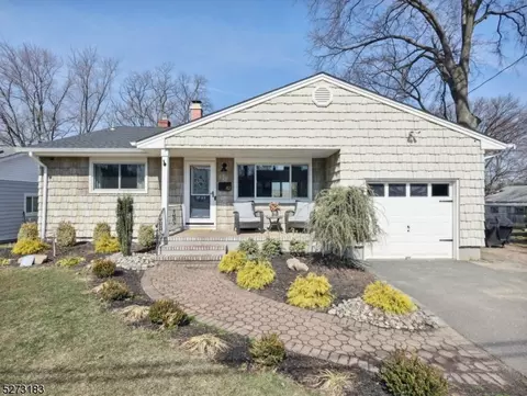 82 Normandy Rd, Woodbridge Twp, NJ 07067