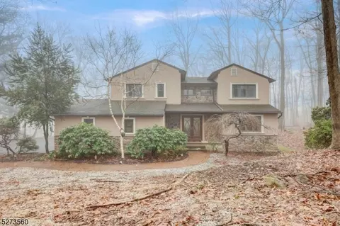 12 Timberline Dr, Roxbury Township, NJ 07836