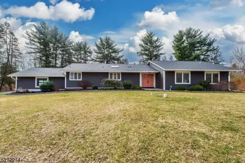 14 Squire Dr, Lincoln Park, NJ 07035