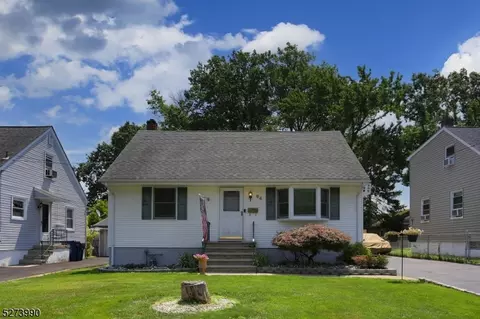 64 School St, Clark, NJ 07066