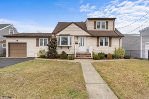 90 Willard Ave, Totowa, NJ 07512