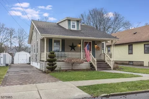 104 Center Ave, Little Falls, NJ 07424