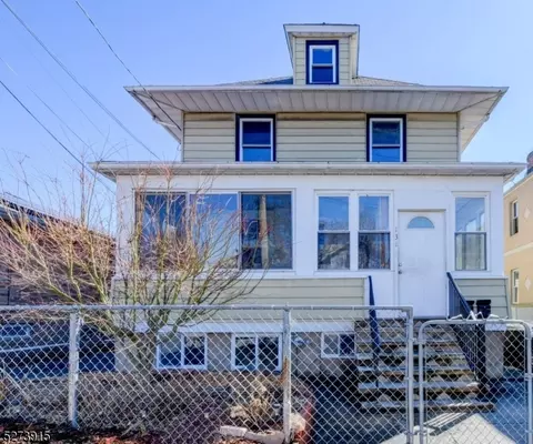 131 Mahar Ave, Clifton, NJ 07011