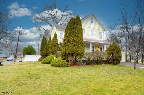 33 Glenwild Ave, Bloomingdale, NJ 07403