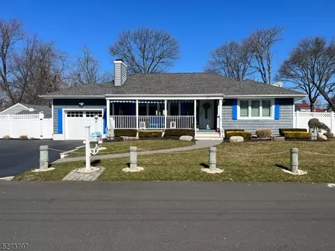 25 Mercer St, Hazlet Twp, NJ 07734