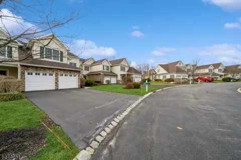 48 Briar Ct, Hamburg, NJ 07419