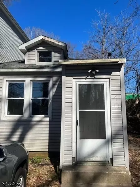 40 Riverlawn Dr, Wayne, NJ 07470