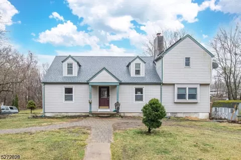 26 Swartswood Rd, Newton, NJ 07860