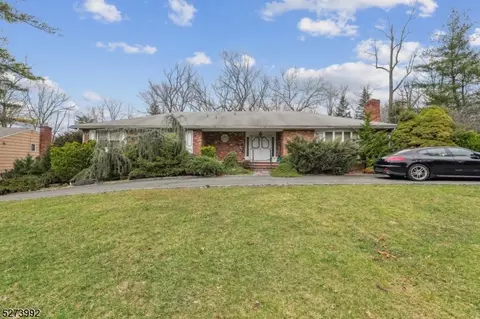 2 Tulip Ct, Livingston, NJ 07039