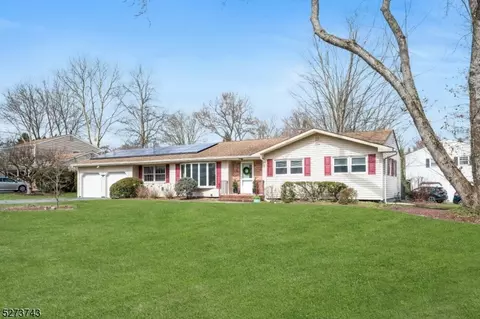 8 Union Rd, Parsippany-troy Hills Twp, NJ 07054