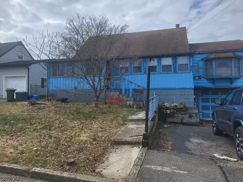 160 Elmhurst Dr, Phillipsburg, NJ 08865