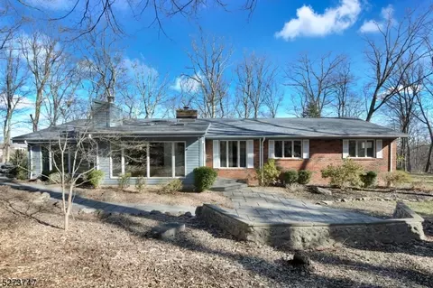 747 Ridge Road Ter, Kinnelon, NJ 07405