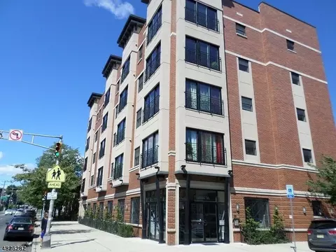 105-107 Broad St #202, Newark, NJ 07104