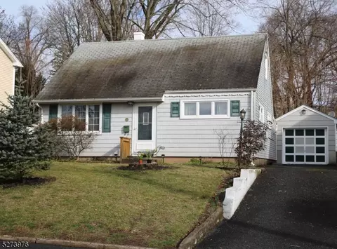 37 Richard Dr, Waldwick, NJ 07463
