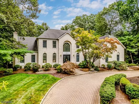 15 Downingtown Ct, Warren, NJ 07059