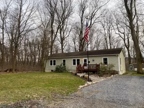 104 Stadelman Ave, Belvidere, NJ 07823