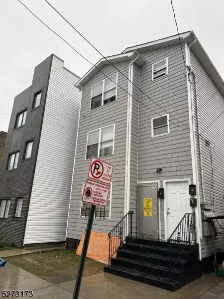 34 Auburn St, Paterson, NJ 07501