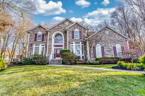 35 White Hall Rd, Montville Twp, NJ 07082
