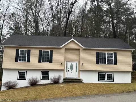 103 Spook Ridge Rd, Montague, NJ 07827