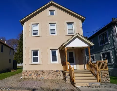 61 Stoll St, Netcong, NJ 07857