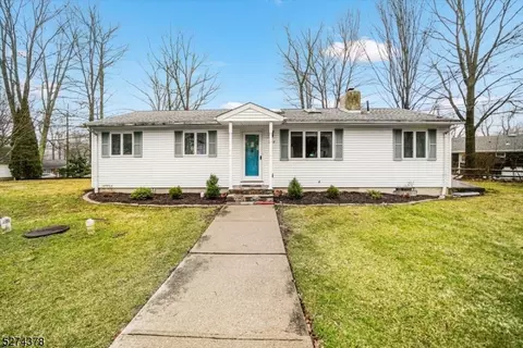 209 Manaticut Rd, Vernon Twp, NJ 07422