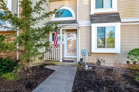 42 Whitehall Ct, Hillsborough, NJ 08844