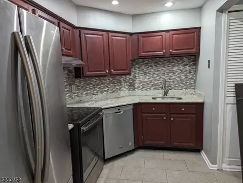21 Commonwealth Dr, Basking Ridge, NJ 07920