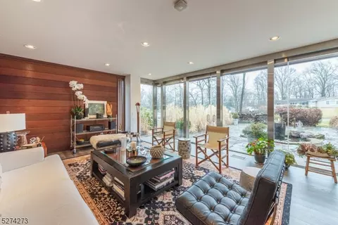 12 Moraine Rd, Morris Plains, NJ 07950