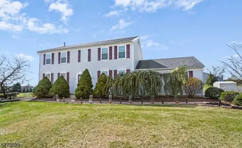 26 Running Brook Cir, Flemington, NJ 08822