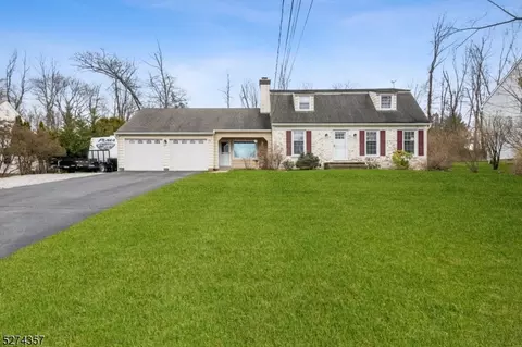 31 Heritage Dr, Sparta, NJ 07871