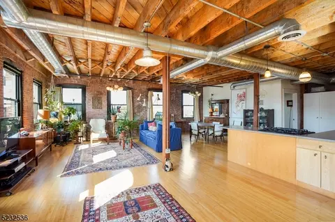 61 Nj Railroad Ave #11, Newark, NJ 07105