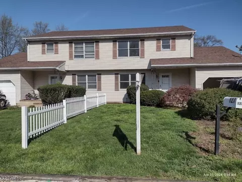 127 Alcorne St, Somerset, NJ 08873