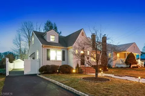 3 Sherman Pl, Morris Plains, NJ 07950