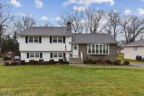 47 Ronald Dr, East Hanover, NJ 07936