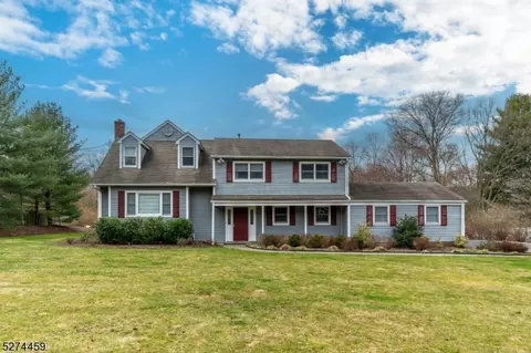 61 Green Valley Dr, Warren, NJ 07059