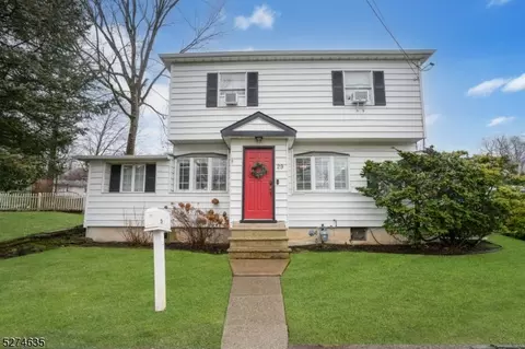 29 Algonquin Ave, Lincoln Park, NJ 07035