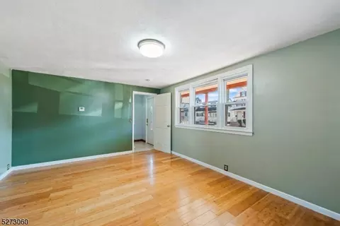 613 E 6th St, Plainfield, NJ 07060 photo 4