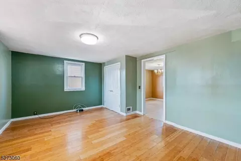 613 E 6th St, Plainfield, NJ 07060 photo 2
